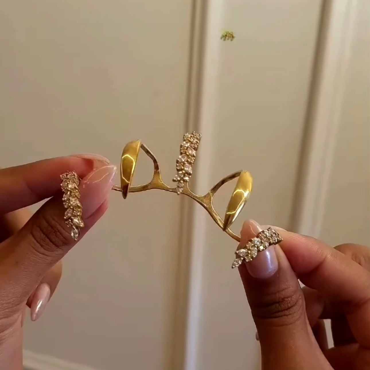 Aira Finger Ring