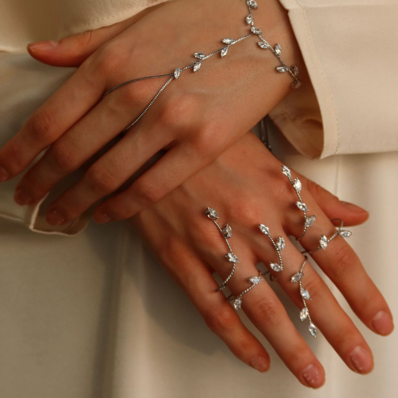 Aurora Finger Ring