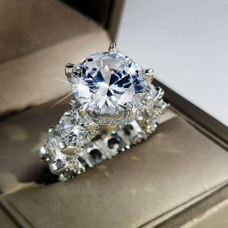Damaris Ring