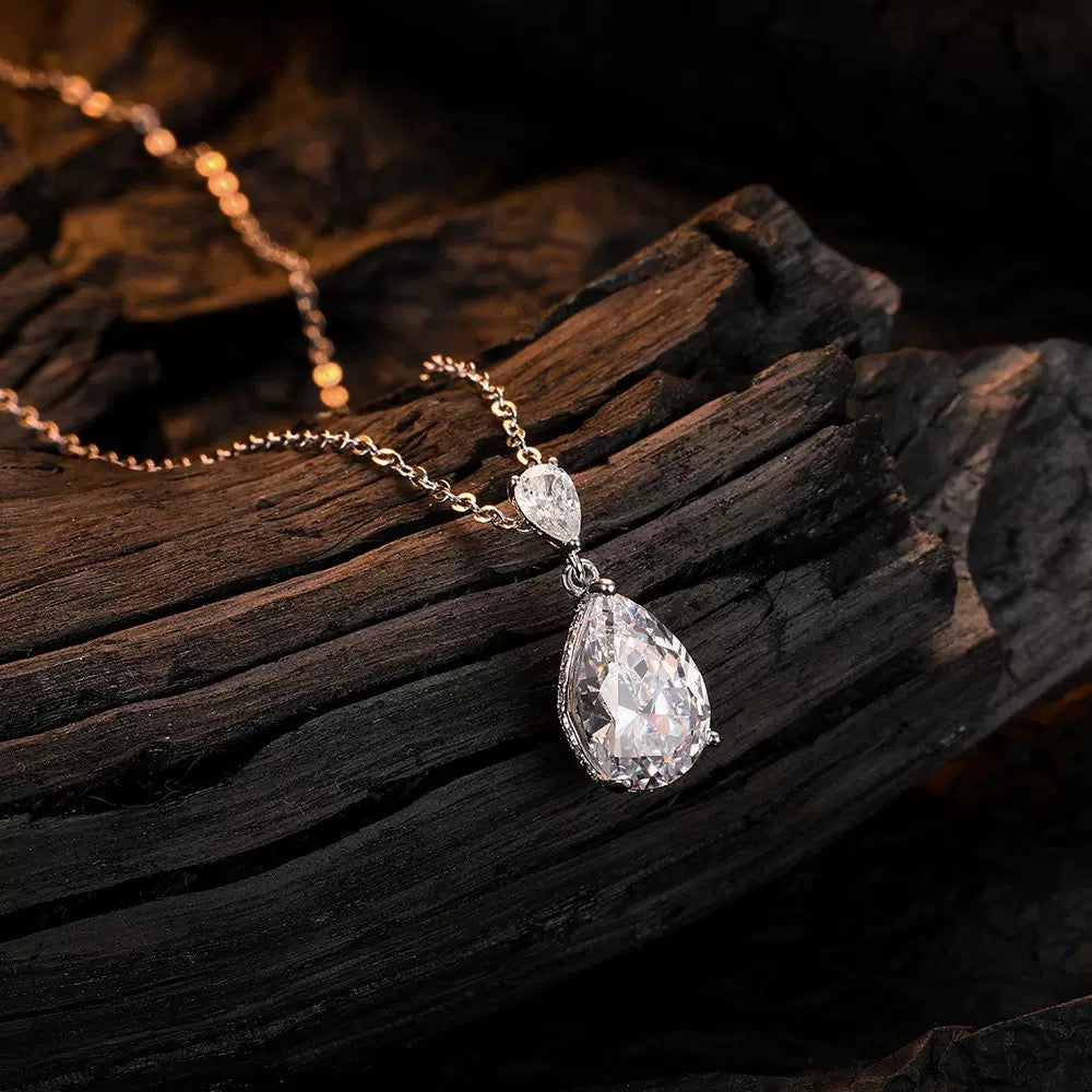 Dulcinea Necklace