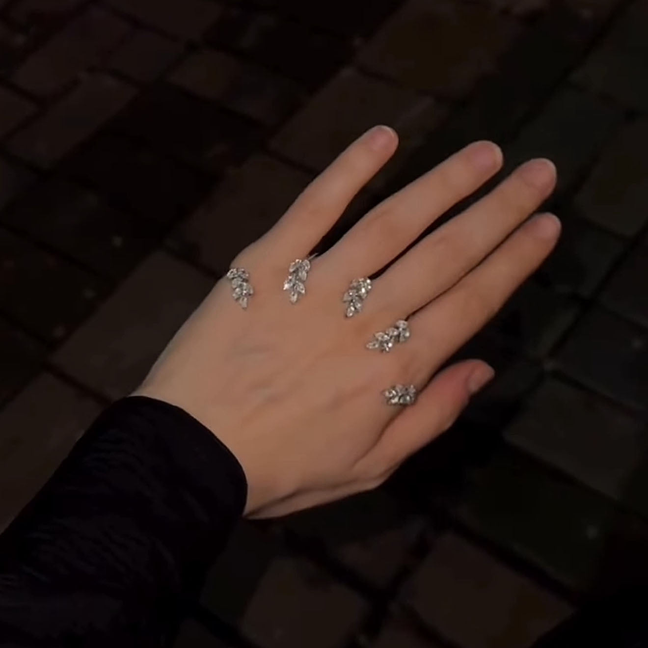 Runice Finger Ring