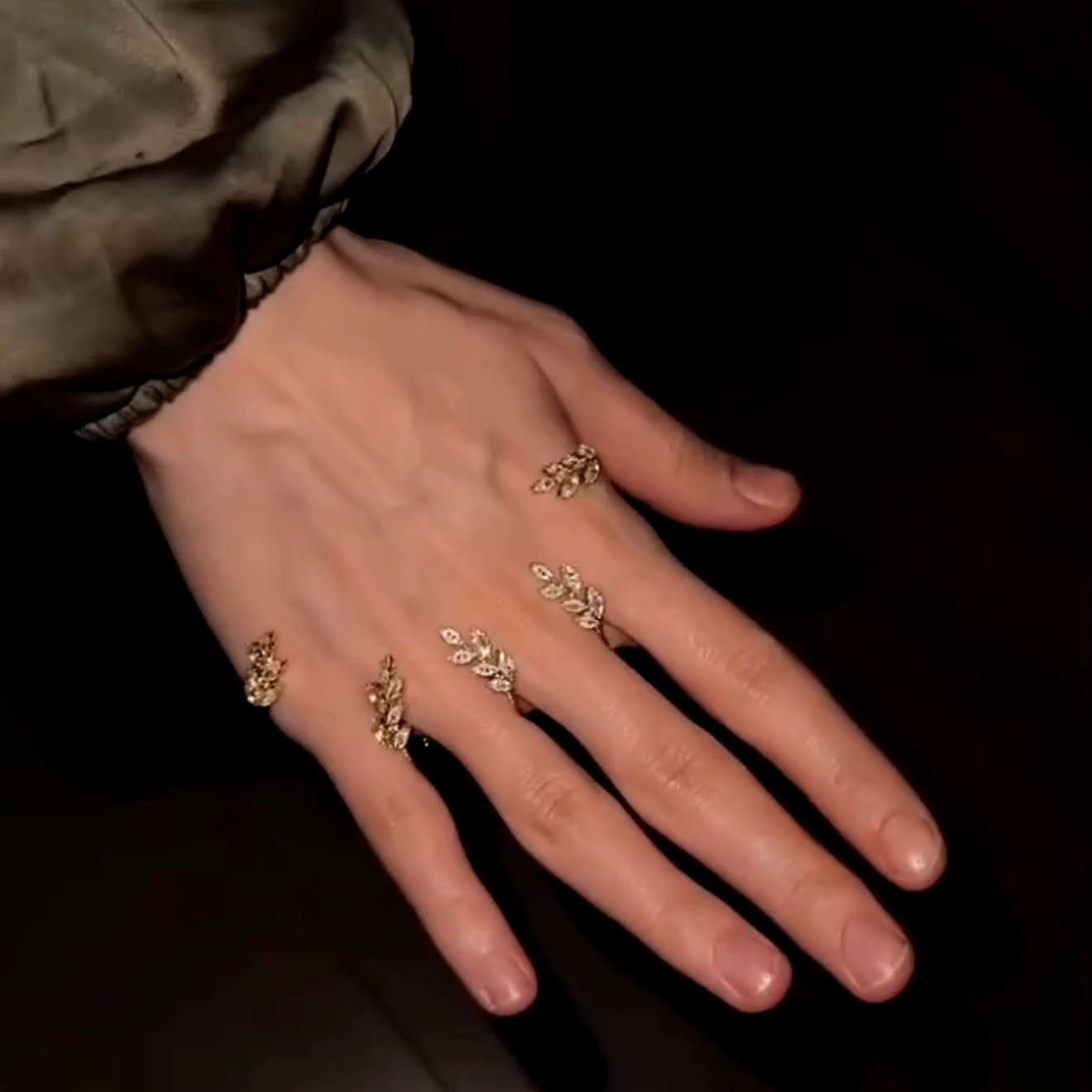 Runice Finger Ring