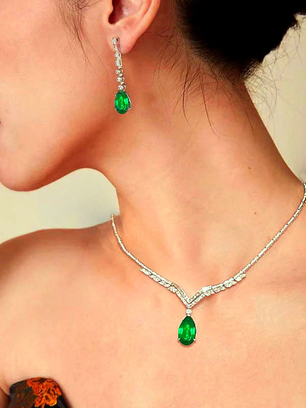 Thora Necklace Set
