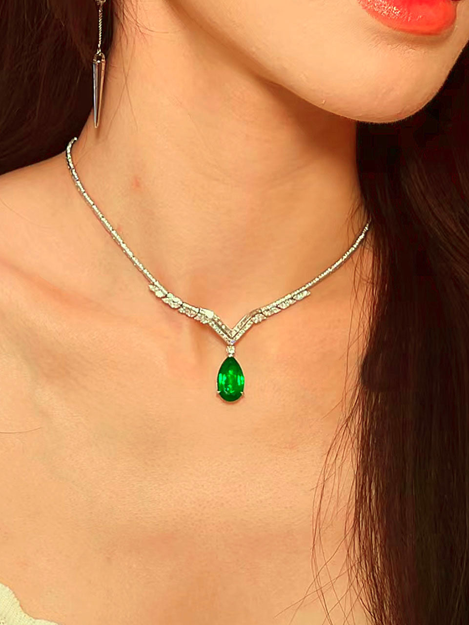Thora Necklace Set