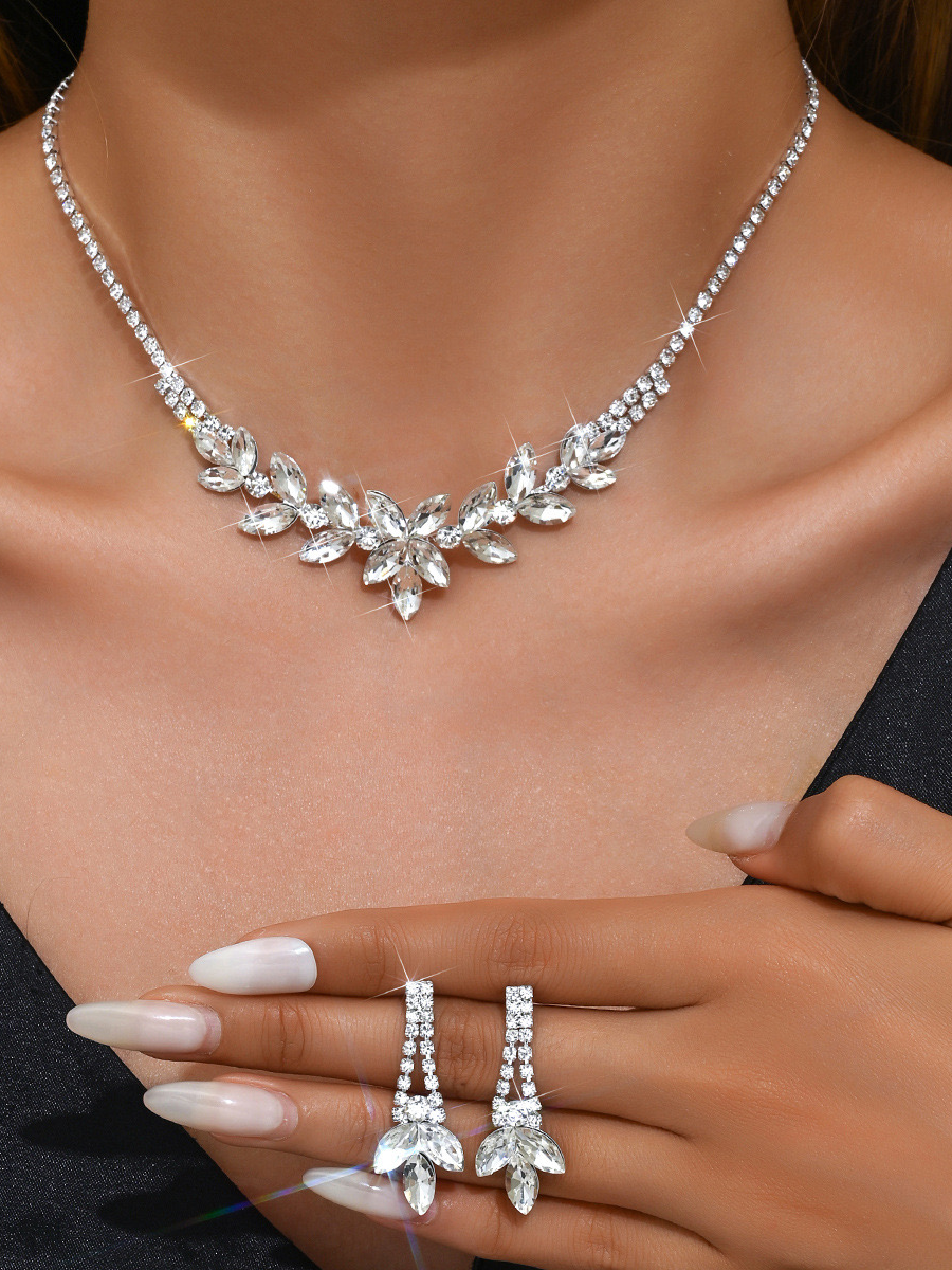 Willa Necklace Set