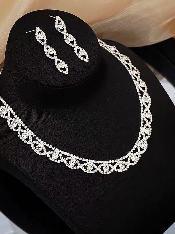Evelyn Necklace Set