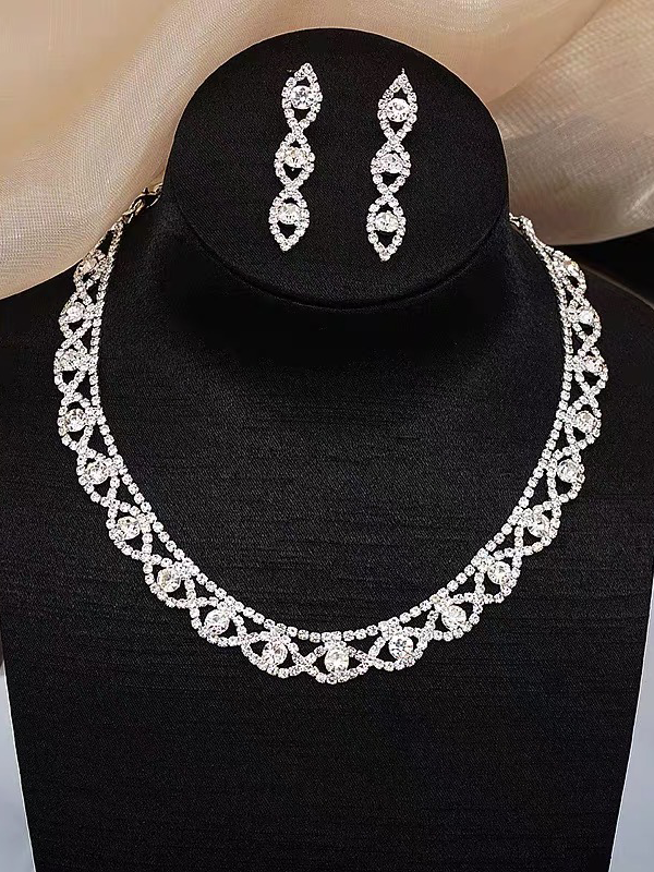 Evelyn Necklace Set