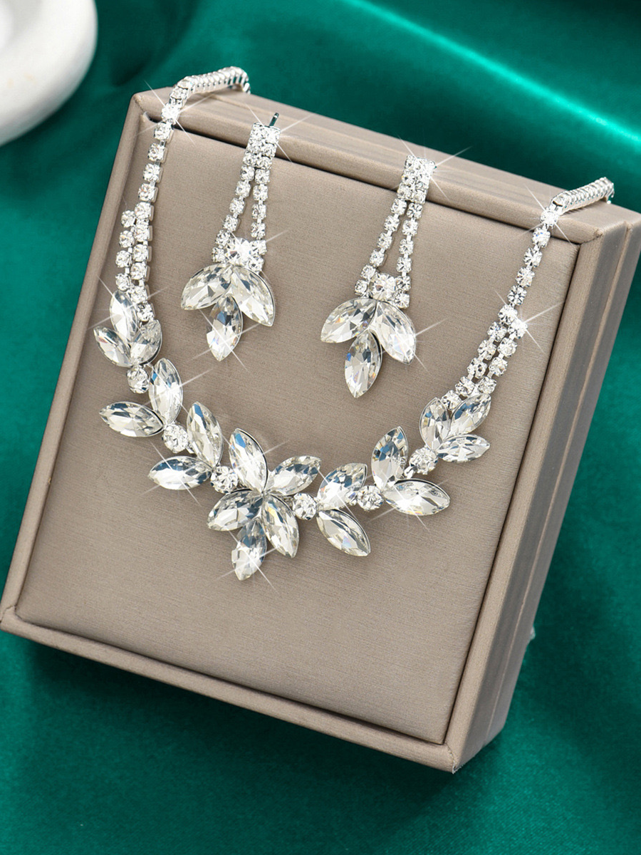 Willa Necklace Set