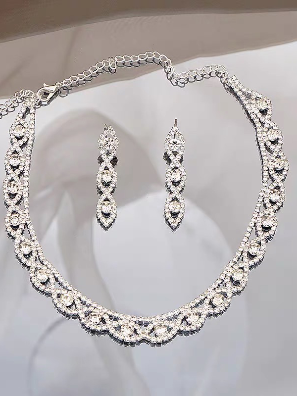 Evelyn Necklace Set